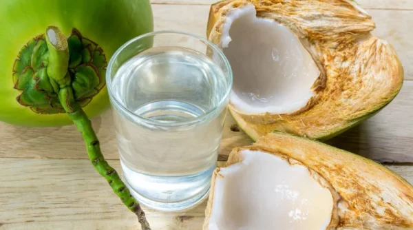 Air Kelapa Bantu Rehidrasi, Ini Waktu Tepat Meminumnya